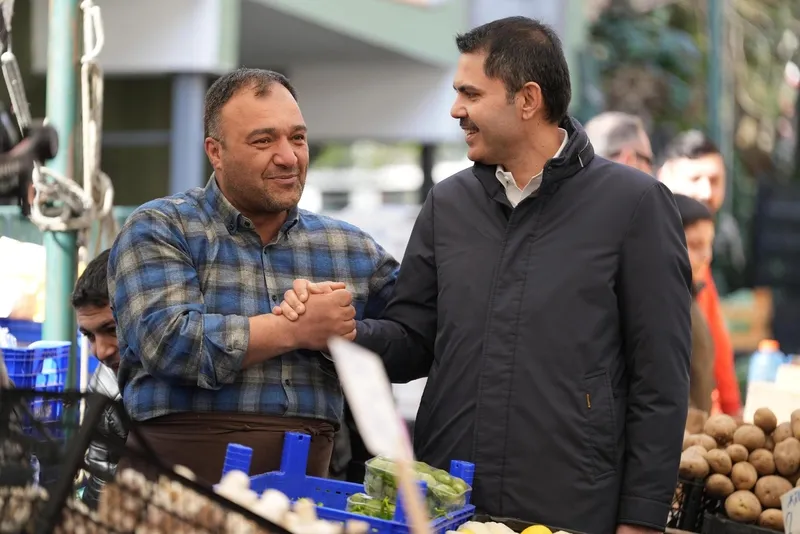 Cumhur İttifakı İBB Başkan adayı Murat Kurum Sarıyer'de pazar esnafını ziyaret etti olta balıkçılarıyla görüştü: "Büyükşehir'de başkanımız sizsiniz"-4