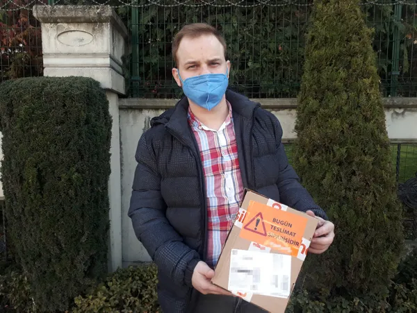 internetten-cep-telefonu-siparisi-verdi-biskuvi-cikti-1614158600036.jpg İnternetten cep telefonu siparişi verdi! Bisküvi çıktı-2