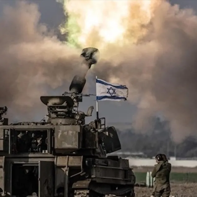 Katil İsrailli kovuldu