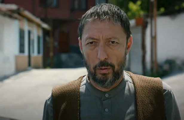 artik-ne-sen-mematisin-ne-de-o-kara-teskilatta-kiliclar-cekildi-baslar-kopacak-hic-kimse-boyle-hasimlik-gormedi-1636714673638.jpg Hiç kimse böyle hasımlık görmedi! Teşkilat'ta kılıçlar çekildi başlar kopacak! Artık ne sen Memati'sin ne de o Kara!-4