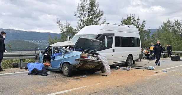 Adana’da katliam gibi kaza! Minibüs ile otomobil çarpıştı: 5 kişi hayatını kaybetti