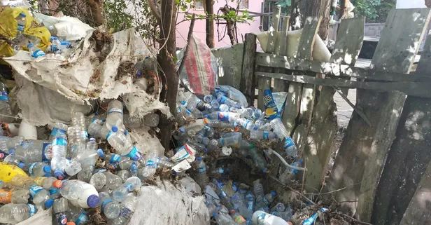 30 yılda 10 ton biriktirdiği şişeleri, ekonomiye geri kazandıracak!