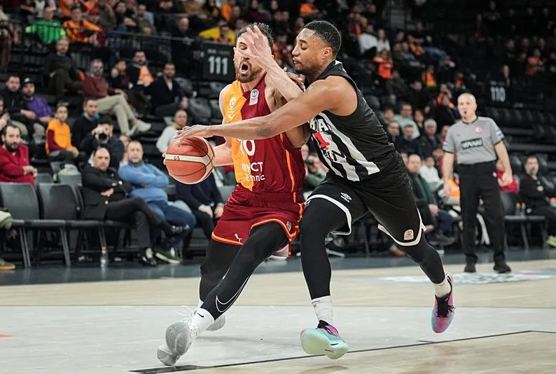 Galatasaray’dan Beşiktaş’a fark