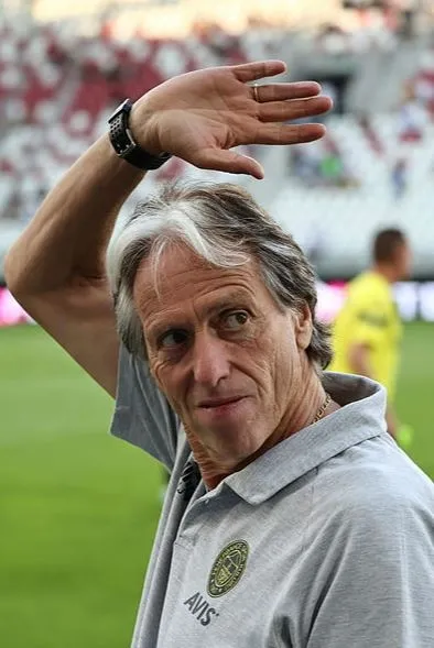 fenerbahce-teknik-direktoru-jorge-jesus-ile-joshua-king-ve-arao-aciklamalarda-bulundu-1658349670467.jpg