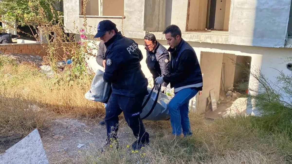 İnşaat bodrumunda 79 yaşındaki adamın cesedi bulundu