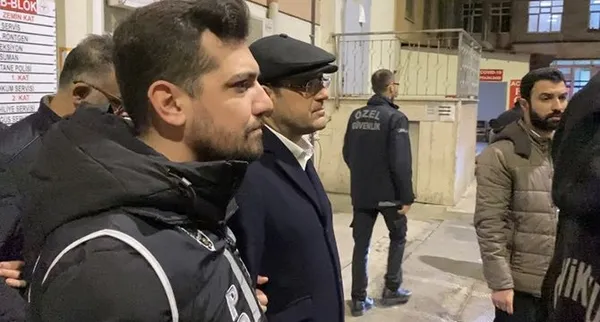 chpli-besiktas-belediyesinin-eski-baskani-murat-hazinedara-154-yila-kadar-hapis-istemi-1677764041204.jpg CHP'li Beşiktaş Belediyesi'nin eski Başkanı Murat Hazinedar'a 154 yıla kadar hapis istemi-5