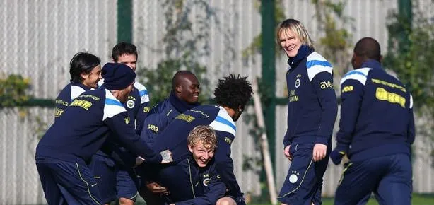 Fenerbahçe’de mutlu antrenman