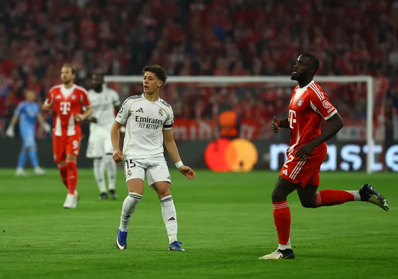 real-madridin-yildizi-arda-guler-almanyada-sahnede-35-saniyede-golunu-atti-1776280237265.jpg Arda'nın 2 golü yetmedi! Bayern Münih Real Madrid'i 4-3 yenip eledi-2