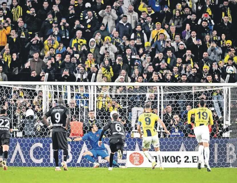 Taraftar yönetimi istifaya çağırdı