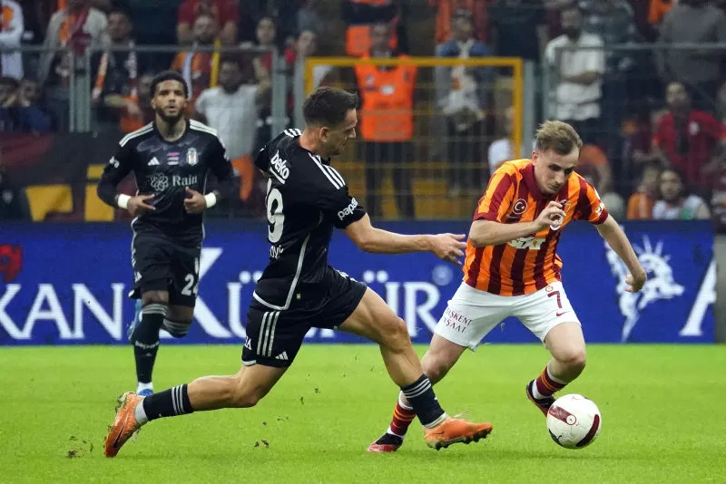 Mert Günok'un Galatasaray - Beşiktaş derbisinde gördüğü kırmızı kart doğru mu? İşte o yorum - 14