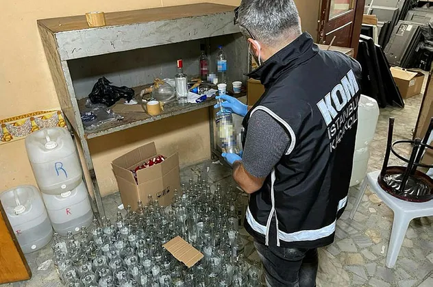 Başakşehir'de 2 ton kaçak içki ele geçirildi