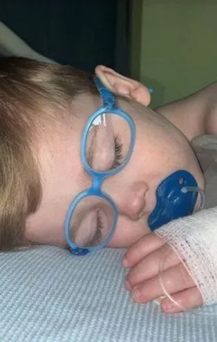 3 yaşındaki Billy, Kinder Sürpriz kurbanı oldu! Acılı annenin iddiaları kan donduran cinsten: Ölecek gibi görünüyordu