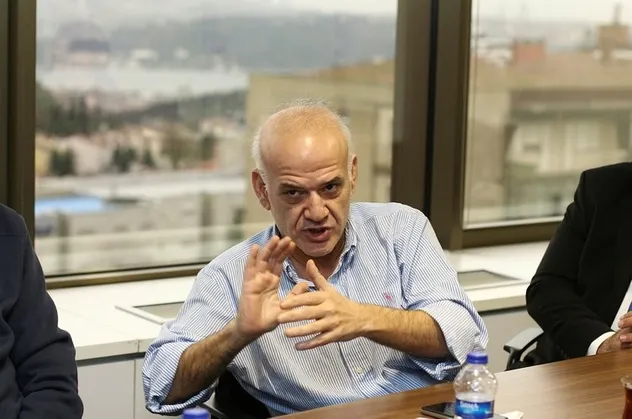 Ahmet Çakar'dan Galatasaray'ın şampiyonluğu sonrası çok konuşulacak açıklama! "2 şaibeli maç var"