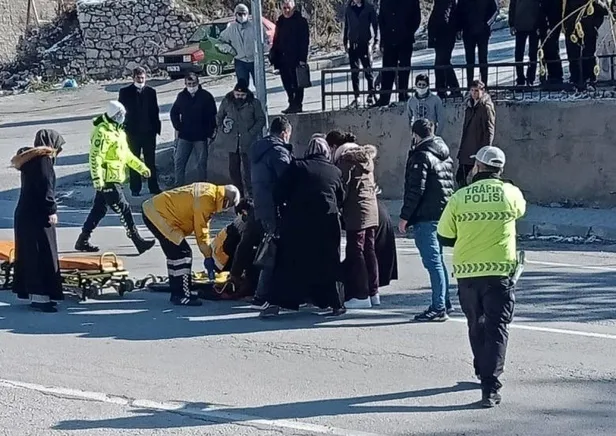 kutahyanin-emet-ilcesinde-cuma-namazi-kildirmaya-giden-imam-ahmet-ere-araba-carpti-1640379439702.jpeg Kütahya’nın Emet ilçesinde cuma namazı kıldırmaya giden imam Ahmet Er'e araba çarptı-3