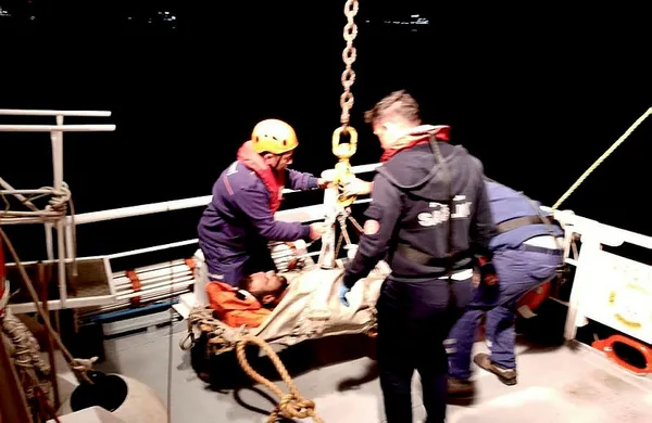 Son dakika: Malta bayraklı gemide zehirlenen 5 kişi hastaneye kaldırıldı-2