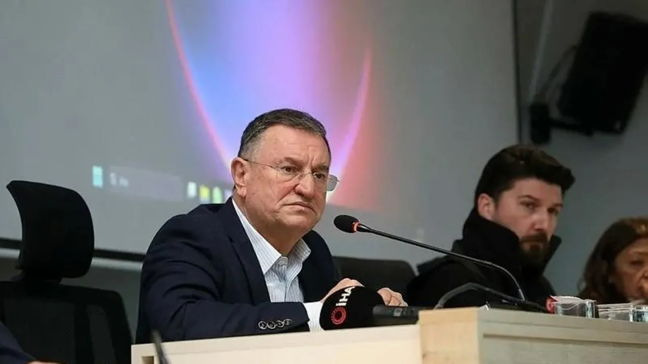 CHP’de savaş! Hatay’dan tekrar aday olan Lütfi Savaş’a tepkiler çığ gibi!