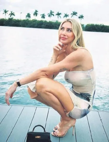 bir-deri-bir-kemik-kaldi-simge-sagin-46-kiloya-dustugunu-duyurdu-1698368416996.jpeg Bir deri bir kemik kaldı! Simge Sağın, 46 kiloya düştüğünü duyurdu-5