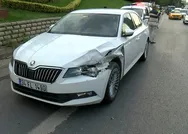 Son dakika: Maltepede zincirleme kaza! 4 araç birbirine girdi!