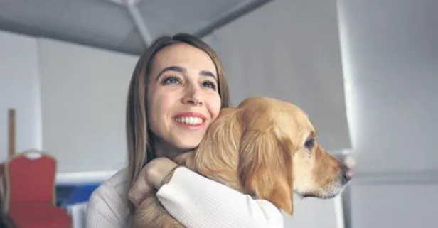 Görme engelli Havva öğretmen, rehber köpeği ’Angel’ ile artık daha özgürce dolaşabiliyor