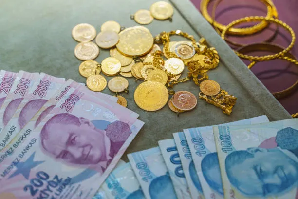 yilbasinda-emekliye-ikramiyesi-ne-kadar-2023-yilbasi-ssk-bag-kur-emekli-sandigi-emeklilerine-ikramiye-mujdesi-1670012399438.jpg 2023 yılbaşı SSK, Bağ-Kur, Emekli Sandığı emeklilerine ikramiye verilecek mi? Yılbaşında emekliye ikramiye var mı?-2