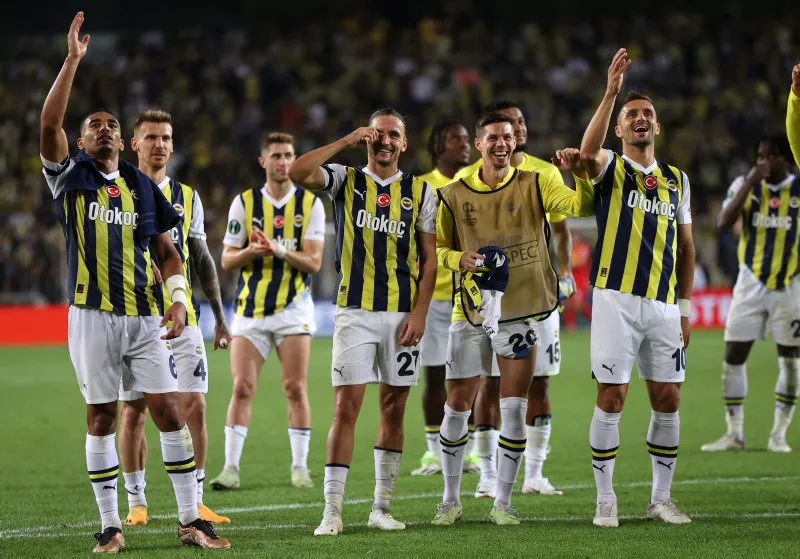 FENERBAHÇE HABERLERİ | İsmail Kartal'dan sürpriz 11 kararı! O isimler kulübede - 1
