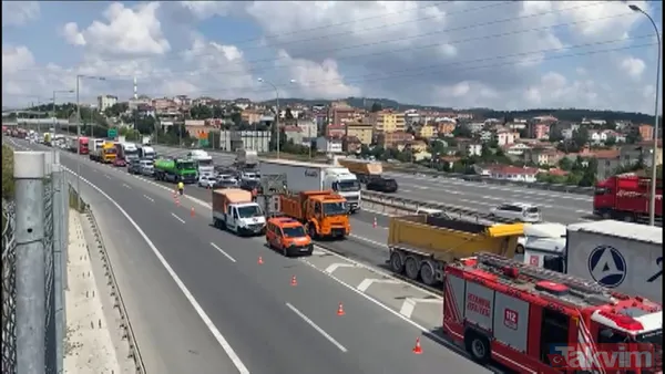 TEM'i kilitleyen kaza! Sultanbeyli'de 3 TIR birbirine girdi - 9