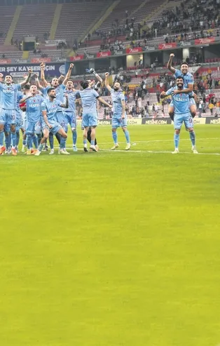 Geri dönüşlerin kralı! Trabzonspor Kayserispor deplasmanından geriden gelerek 2-1 kazandı