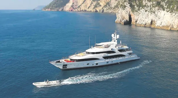 Yunanistan'da bot kazası geçiren Ali Sabancı ve eşi Vuslat Doğan Sabancı 4. kez ameliyat edildi-2