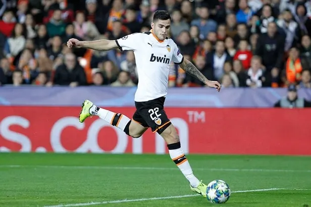 fenerbahce-yildiz-golcu-maxi-gomez-transferini-sonunda-tamamladi-1661816209345.jpeg Fenerbahçe yıldız golcü Maxi Gomez transferini sonunda tamamladı-2