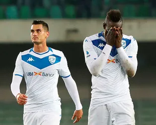 İtalyada Mario Balotelliye ırkçı saldırı! Asker selamına soruşturma açan UEFA sessiz