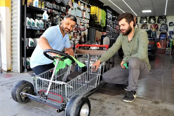 120-km-hiza-cikiyor-4-gunde-alisveris-sepetinden-arac-yapti-1621667519090.jpg 120 km hıza çıkıyor! 4 günde alışveriş sepetinden araç yaptı-7