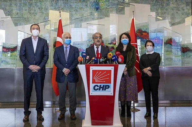 Parti merkezinde HDP heyetini ağırlayan Kılıçdaroğlu "ortak açıklamada" ortadan sıvıştı!