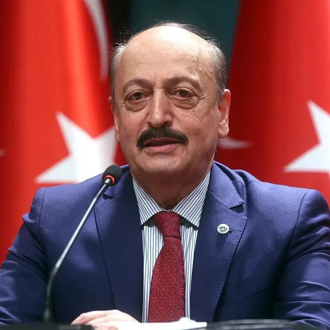 Çalışma ve Sosyal Güvenlik Bakanı Vedat Bilginden flaş açıklama! EYTde zorunlu emeklilik olacak mı?