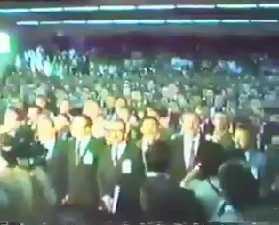 CHPnin İzmir adayı Tunç Soyere tepkiler dinmiyor