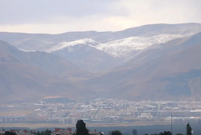 Erzurum’a ilk kar