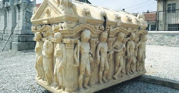 Bursa İznik’teki Roma İmparatorluğu dönemine ait mermer lahit Avrupa medyasının ilgi odağı oldu