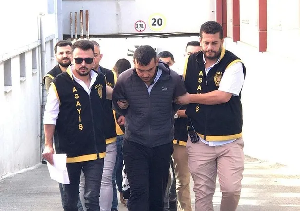adanada-ev-gozetleme-kavgasi-babasina-haber-verince-ortalik-karisti-1664868577381.jpeg Adana'da 'ev gözetleme' kavgası! Babasına haber verince ortalık karıştı-2