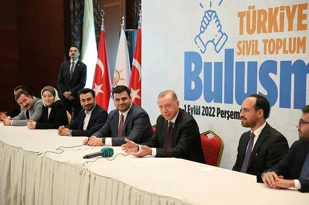 Başkan Erdoğan 2023 seçimine kadar 10 gençlik buluşması yapacak!
