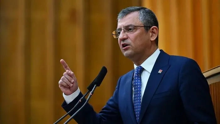 teror-partisi-demle-canak-tutan-chpli-ozgur-ozele-iyi-partiden-bombardiman-pkkya-yaslayanlarla-ayni-safta-durm-1705417654808.jpeg Terör partisi DEM'le çanak tutan CHP'li Özgür Özel'e İYİ Parti'den bombardıman: PKK’ya yaslananlarla aynı safta durmayacağız-4