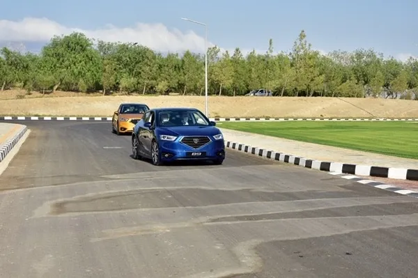 kktc-cumhurbaskani-ersin-tatar-kktcde-uretilen-yerli-otomobili-test-etti-1603970435537.jpg KKTC Cumhurbaşkanı Ersin Tatar, KKTC'de üretilen yerli otomobili test etti-3