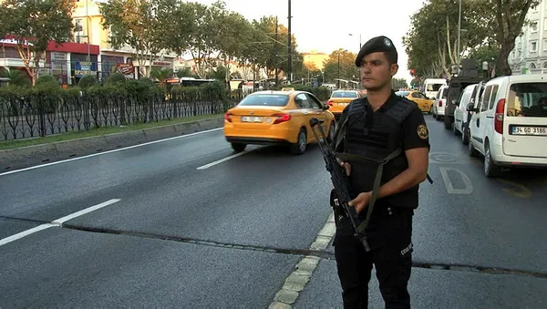 1659724740682.jpg İstanbul'da hareketli anlar! Polis helikopteri havalandı-2