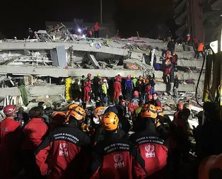 SON DAKİKA: Çevre ve Şehircilik Bakanı Murat Kurum: İzmir Depremi sonrası binası az hasarlı ve hasarsız olanlar evlerine girebilir