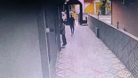 Pendik'teki kadın cinayetinden flaş görüntü! Binaya girişleri kamerada!