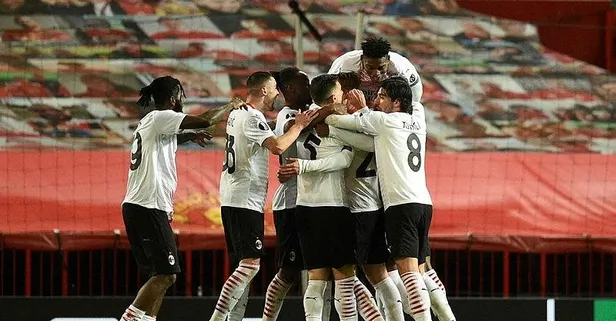 Eski Fenerbahçeli Simon Kjaer, Manchester United'ı son dakikada yıktı! (Manchester United 1-1 Milan MAÇ SONUCU ÖZET)