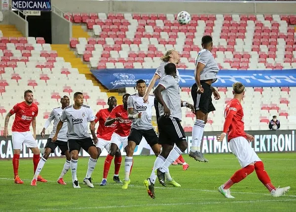 besiktas-sivasta-yara-aldi-sivasspor-0-0-besiktas-mac-sonucu-ozet-1618941749099.jpeg