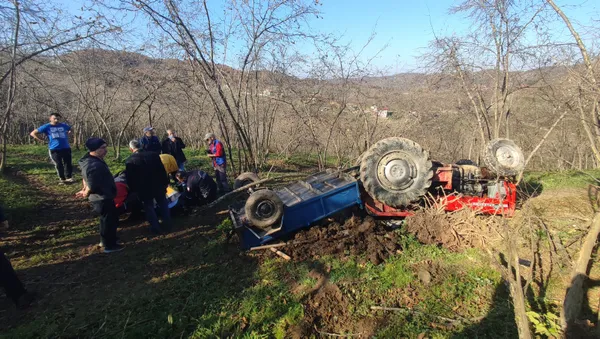 gorme-engelli-baba-traktor-altinda-kalan-oglunu-kurtardi-1637586812359.jpg Görme engelli baba traktör altında kalan oğlunu kurtardı-2