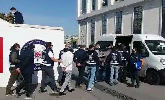 Ankara’da iş vaadiyle milyonluk vurgun yapan çete üyeleri gözaltında!-4