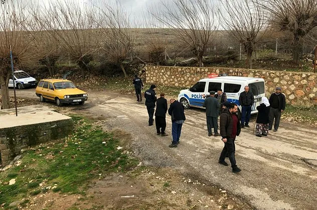 Miras için taşlı-sopalı kavga