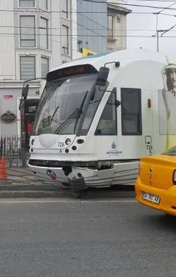 Sirkeci'de tramvay raydan çıktı