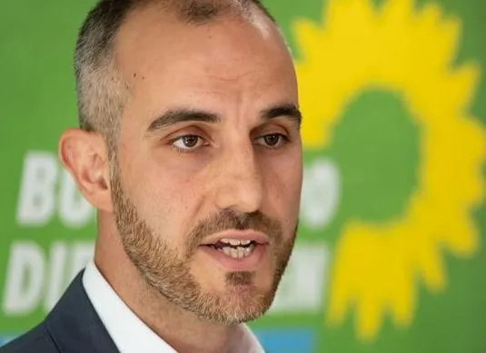 turk-belediye-baskanindan-dusmanca-tehdit-turkiyeye-tatile-giderseniz-kovarim-1594106002431.jpg Türk belediye başkanından düşmanca tehdit: "Türkiye'ye tatile giderseniz kovarım"-2
